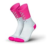 INCYLENCE High-Viz reflektierende Laufsocken lang, Running Socks, atmungsaktive Sportsocken mit Anti-Blasen Schutz, Kompressionsstrümpfe (V2 Weiß/Pink 43-46)