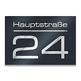 Metzler Hausnummer in Anthrazit - Hausnummernschild mit Gravur - Straßenname, Name und Wunsch-Nummer - Türschild in Anthrazit-Grau RAL 7016 - UV-beständig - Größe: 160 x 110 mm