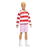 Barbie Fashionistas Ken-Puppe Nr. 241 mit blonden Haaren und einem rot-weiß gestreiftem Polohemd mit rosafarbener kurzer Hose, weißen Crew-Socken und Sneakern, HYV01