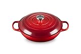 Le Creuset Signature Gusseisen Gourmet-Profitopf, Rund, Ø 30 cm, 3,5 l, Für alle Herdarten inkl. Induktion geeignet, 5,555 kg, Kirschrot, 21180300602430