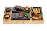 Heisser Stein Grill Steinplatte - Beefstone 'Modell DUE' Hot Stone Steak Maker Lavasteine Grill Holzbrett Bambus I Lavastein Steak I Heisser Stein Raclette komplett Set mit 8 Teilen