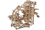 UGEARS Holz-Kugelbahn-Set – Vatertagsgeschenk, 3D-Puzzle, Holz-Kugelbahn, Stufenaufzug mit 3-stufigem Hebemechanismus und 10 Murmeln – kinetisches DIY-Kugelbahn-Holzpuzzle – 3D-Holzpuzzle