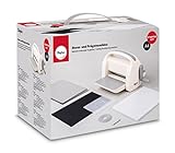 Rayher Stanz-und Prägemaschine A4, mit verschiedenen Stanzplatten und Prägeschablonen, Starter Kit, Öffnung 22,5 cm, 12-tlg., flexibel durch handliche Größe, in praktischer Tragebox, 50275000, Weiß