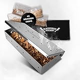 Schwarzwald Metzgerei – Räucherbox Set inkl. Räucherchips für Holzkohle-, Elektro- & Gasgrill – Smokerbox aus Edelstahl zum Grillen – Smokergrill-Flair für Fleisch, Fisch & Gemüse (22 x 9,5 x 4 cm)