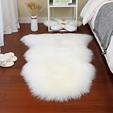 Faux Lammfell Schaffell Teppich 60x90 cm, Lammfellimitat Teppich Flauschiger Weicher Fell TEppich Longhair Fell Lammfellimitat Carpet für Stühle Sofa Schlafzimmer Kinderzimmer (Weiß, Unregelmäßig)