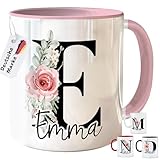 Tasse personalisiert mit Namen, Initiale & Blumen Motiv – personalisiertes Geschenk für Frauen Männer Freundin Kollege, ideal zu Geburtstag oder Weihnachten – Kaffeetasse 325 ml Keramik Pink