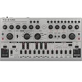 Behringer TD-3-MO-SR Desktop Synthesizer – 'Modded Out' Analog Bass Line Synthesizer (Silber)
