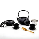 Lumaland Tee Set 8-teilig | 1,4 Liter Gusseiserne Teekanne Tetsubin | Stövchen aus Gusseisen | 2 Teebecher & 2 Untersetzer | Japanisches Teeset Inkl. Bambus Dosierlöffel & Edelstahl Sieb