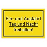 TypeStoff Hinweisschild mit Spruch - Ein- und Ausfahrt freihalten - Schild 30 x 20 cm aus stabiler PVC Hartschaumplatte 3 mm mit UV-Schutz - FS-01338