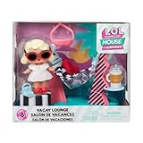 L.O.L. Surprise! OMG House of Surprises Playset - Vacay Lounge - 7,6 cm große Puppe Leading Baby und 8 Überraschungen - Für Sammler und Kinder ab 4 Jahren