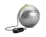 SKLZ Fussball Rebounder Kicktrainer, Fussball Trainingszubehör, Mit Ergonomischen Griff und Gummiband, Silber