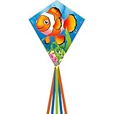 HQ Ecoline Eddy 70cm Kinderdrachen Flugdrachen Einleiner zum steigen Lassen, wenig Wind ab 5 Jahre, 58x70cm+2.5m Drachenschwanz inkl. 17kp Polyesterschnur 25m auf Griff 2-5 Bft (Clownfish)