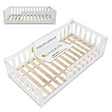 Juskys Kinderbett Naya - 80x160 cm Bett mit Rausfallschutz & Lattenrost - Holz Bodenbett für Kinder 3-10 Jahre - modernes Bettgestell Weiß