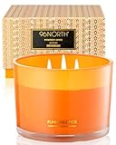96NORTH Luxuriöse Kürbis-Soja-Kerze | Große Kerze im Glas mit 3 Dochten | Halloween- und Herbstdekoration | bis zu 40 Stunden Brenndauer | 100% natürliches Sojawachs | entspannende Aromatherapie-Kerze