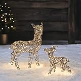 Lights4fun 45cm Studley LED Rattan Mutter und Kind Rentier Figur Timer Weihnachtsbeleuchtung Außen und Innen Weihnachtsfigur Rentier Balkon Deko