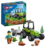 LEGO 60390 City Kleintraktor, Spielzeug-Traktor mit Anhänger, Fahrzeug zum Bauernhof-Set mit Gärtner-Minifigur & Tierfigur, Konstruktionsspielzeug ab 5 Jahren