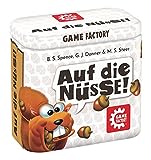 Game Factory 646273 Auf die Nüsse, das knackige Würfelspiel, Mini-Spiel in handlicher Metalldose, Reisespiel, für Erwachsene und Kinder ab 8 Jahren