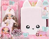 Na! Na! Na! Surprise 3-in-1 Backpack Bedroom Einhorn Spielset mit Modepuppe Britney Sparkles und flauschigem Pink Unicorn-Rucksack, Schrank mit Kissen & Decke - Ideal für Kinder ab 3 Jahren