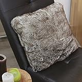 Quantum Interior by Maxland Fell Wende Kissen in Felloptik...